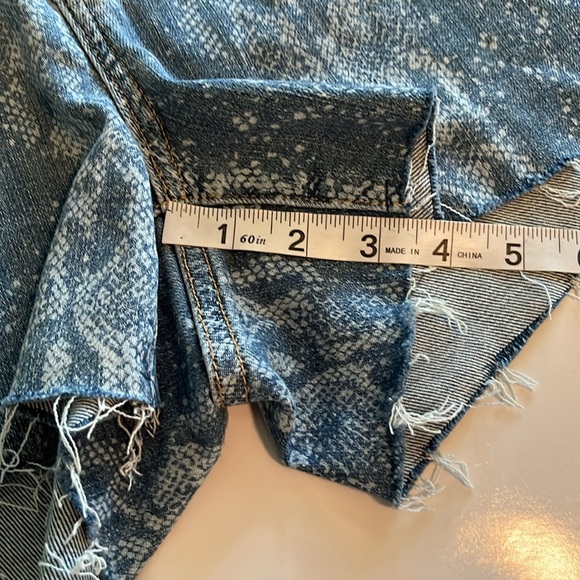 Judy Blue Cut Off High Rise Shorts Size 1XL - Picture 7 of 16